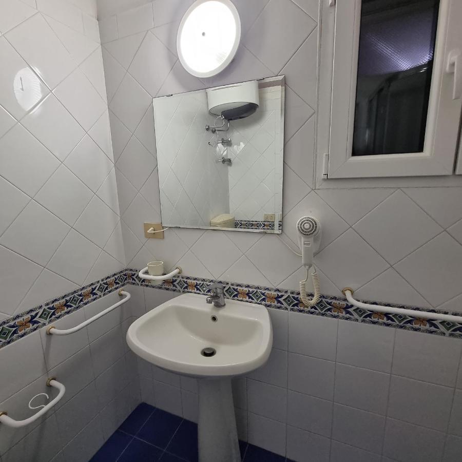 Appartamenti Su Piazza Matteotti Forio Centralissimi Екстериор снимка